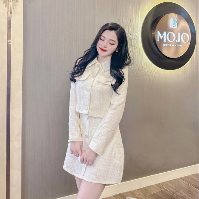 Mẫu váy thu đông Hàn Quốc dạ trắng