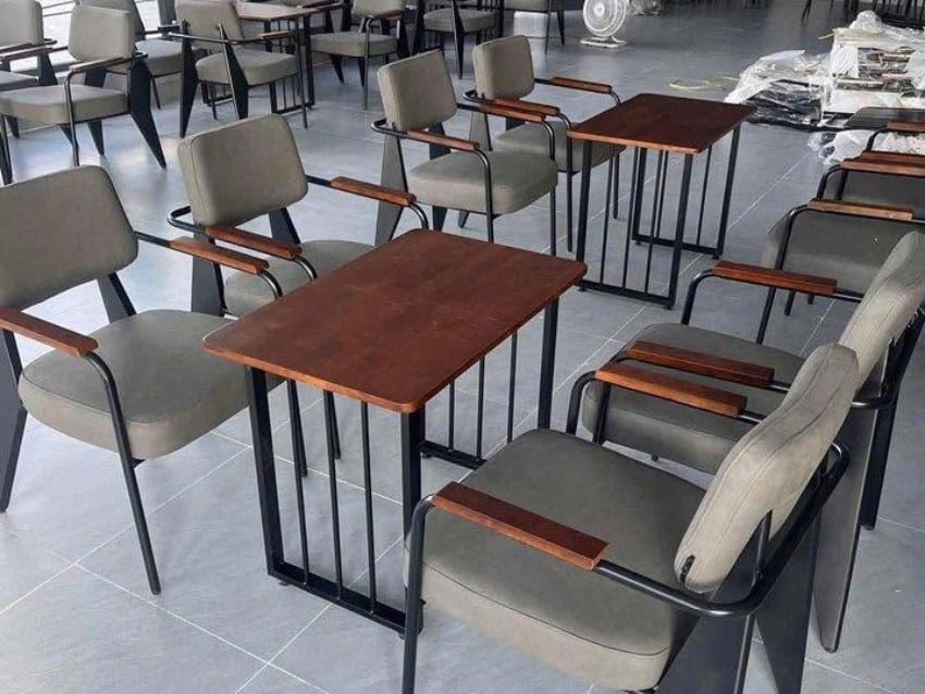 Ghế chân sắt bọc nệm MHK-0122