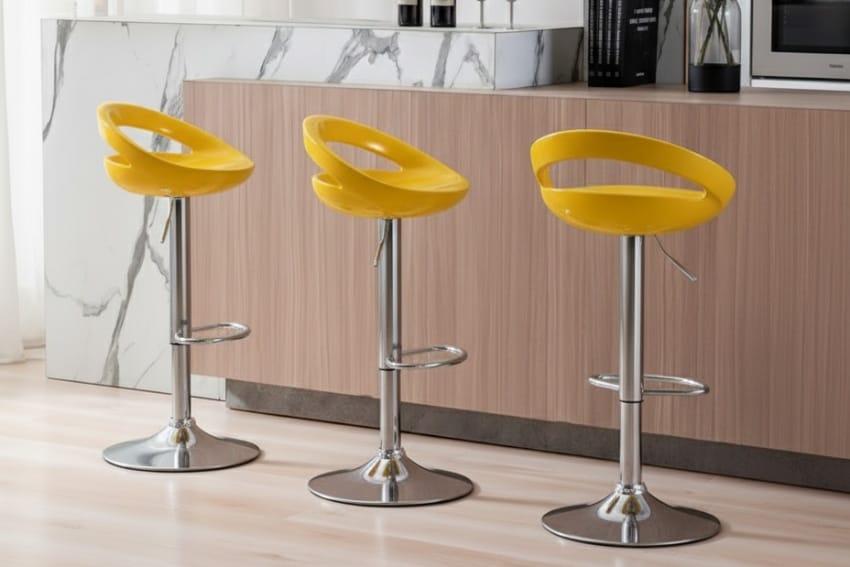 Ghế ngồi quầy bar trong phòng bếp