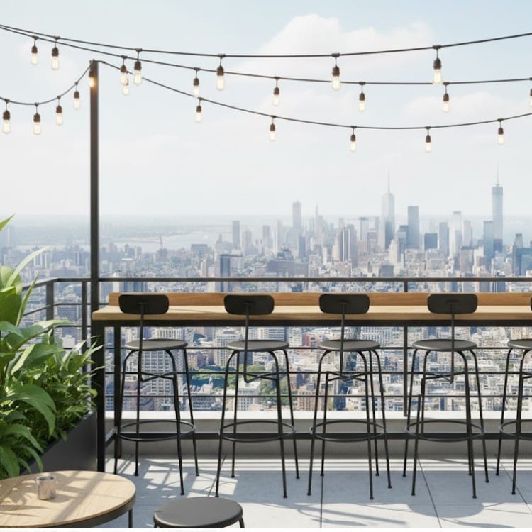 Ghế quầy bar bằng sắt trên sân thượng