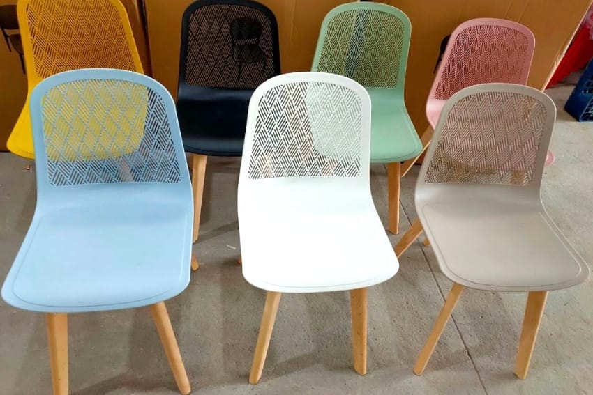 Các màu ghế cafe nhựa chân gỗ