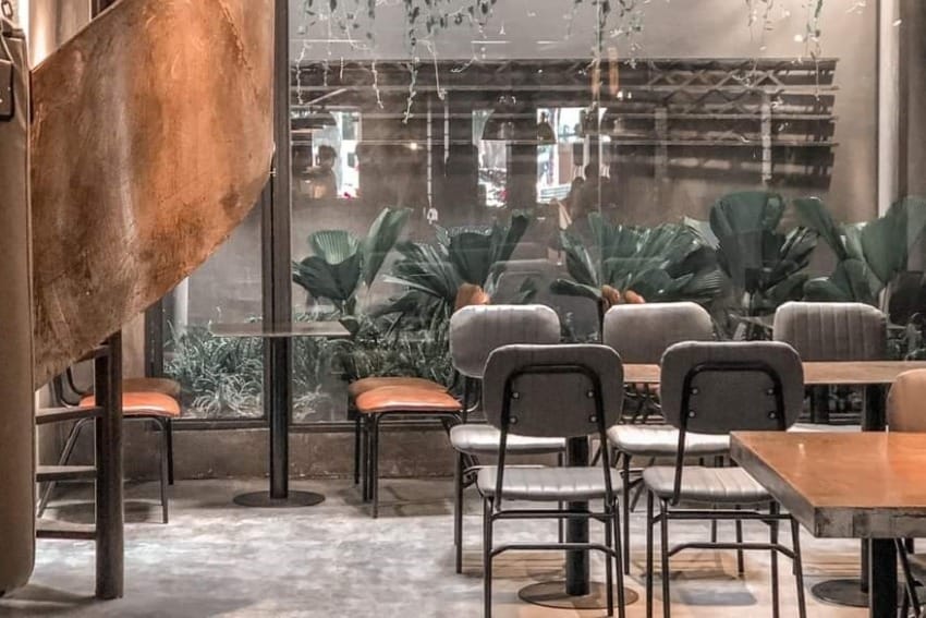 Đặc điểm nổi bật của các mẫu ghế chân sắt đẹp