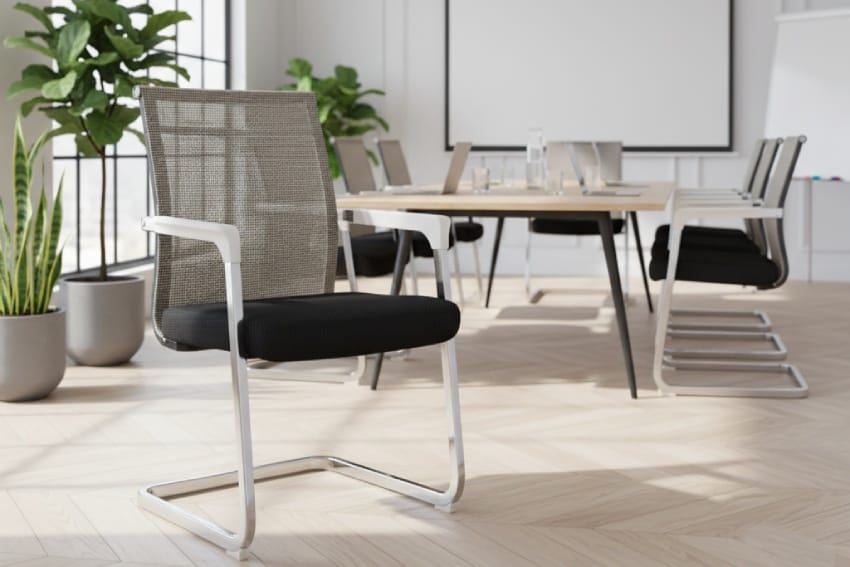 Ghế chân quỳ cao cấp trong phòng họp