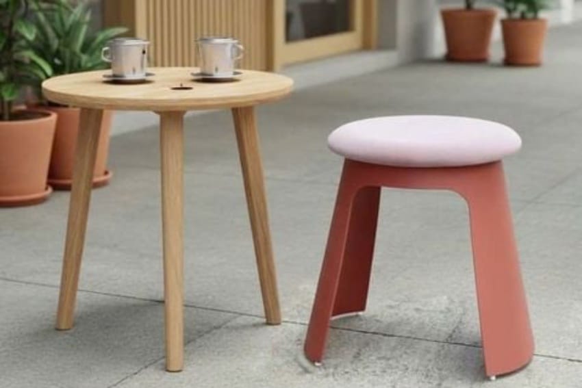 Ghế đôn nhựa đúc kết hợp với bàn