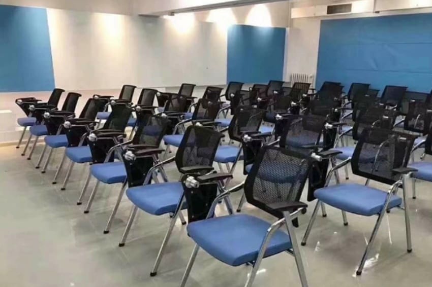 Ghế liền bàn gấp gọn là gì