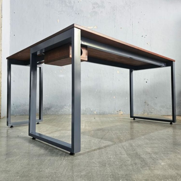 Bàn chữ L chân sắt (2)