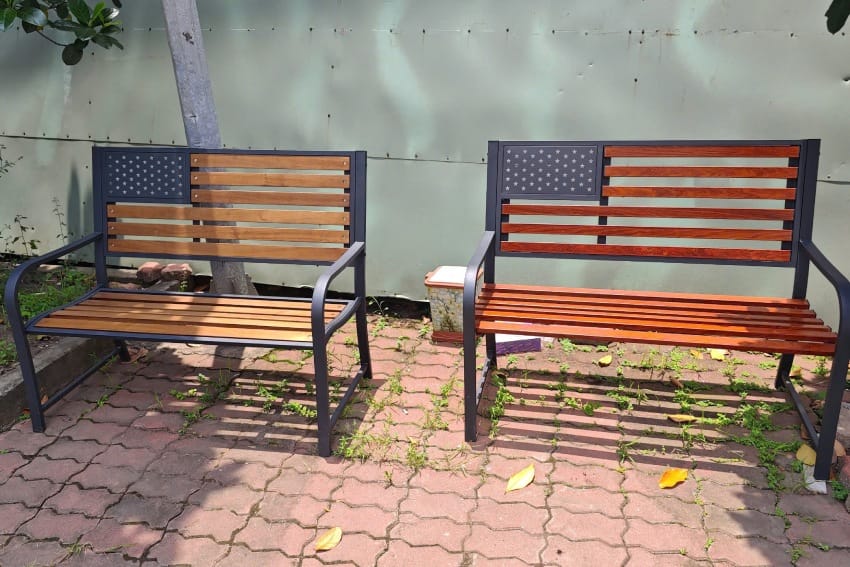 Hình ảnh thực tế tại xưởng của ghế băng sắt ngoài trời