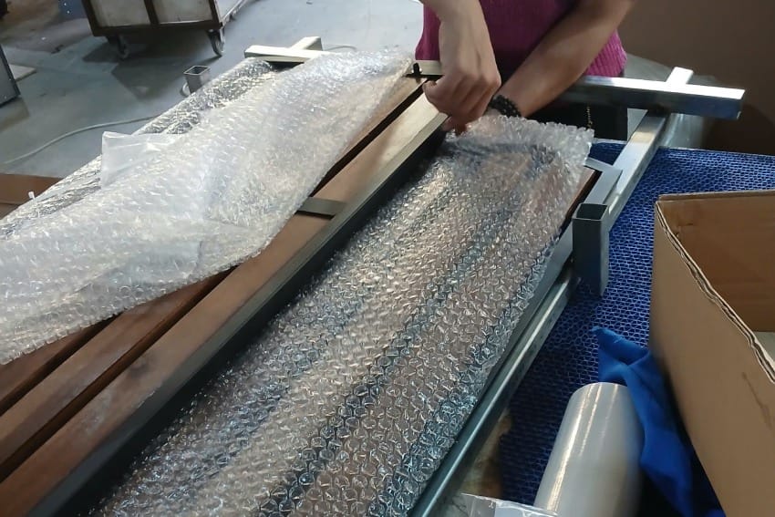 Thít dây cố định các mặt ghế