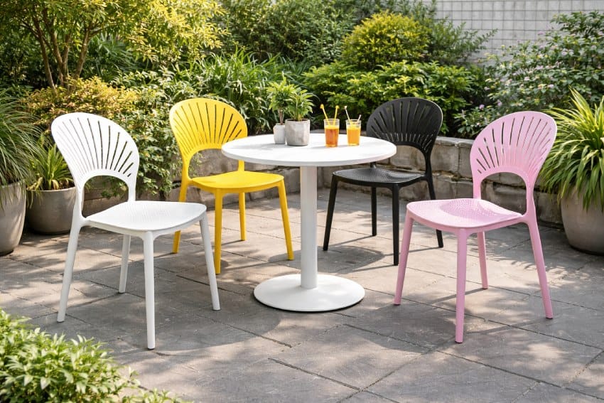 Ghế nhựa đục lỗ giá rẻ MD-1002 luôn sẵn kho số lượng lớn tại Minh Đức